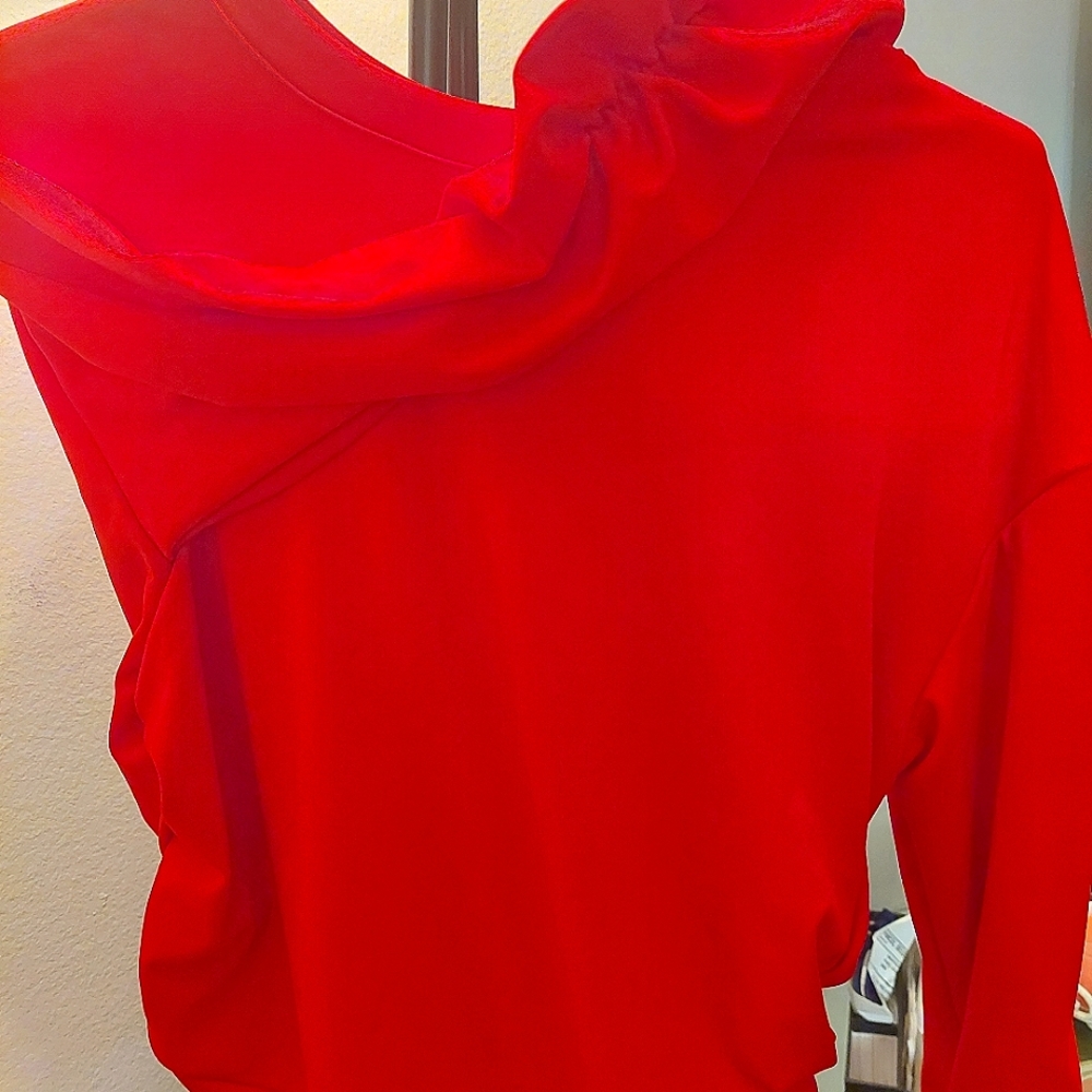 Red Rouche Jogger set with pockets Never Worn